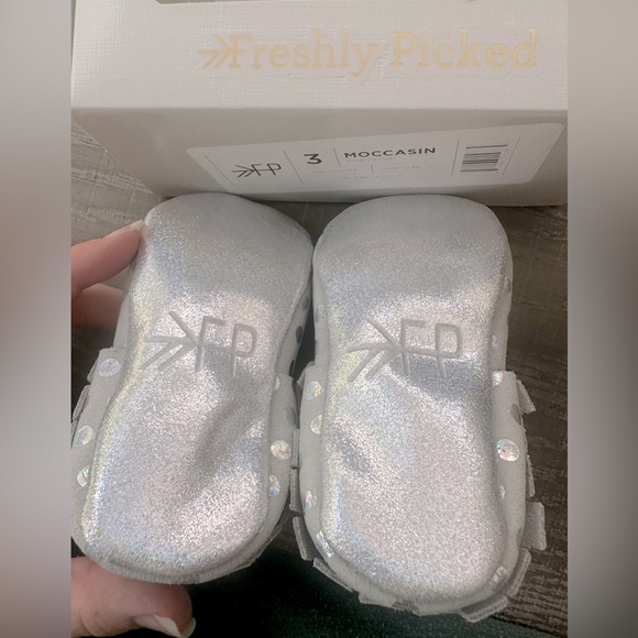 NIB Freshly Picked Collector’s Item: Rainbow Dots, Soft Soles Baby Mocs, Sz 3 - Picture 5 of 5